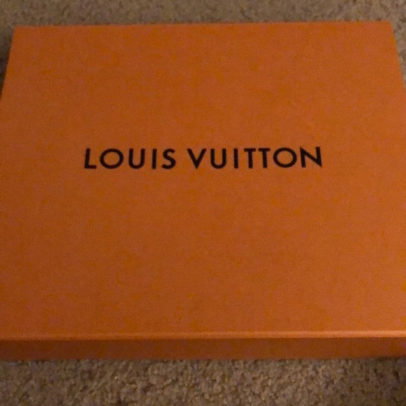 Louis Vuitton Pink Scarf - Picture 3 of 3